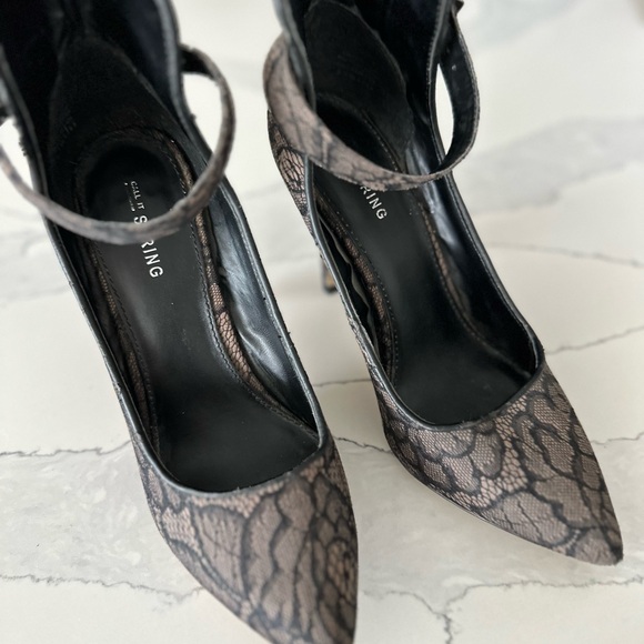 Lace heels with ankle strap - Picture 3 of 3